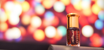 A mosás és a parfüm titkai - hogyan dolgoznak együtt az illatok a ruháidon