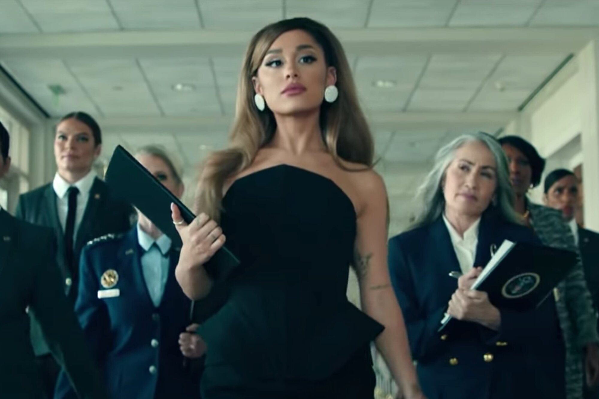 Ariana Grande szerepben